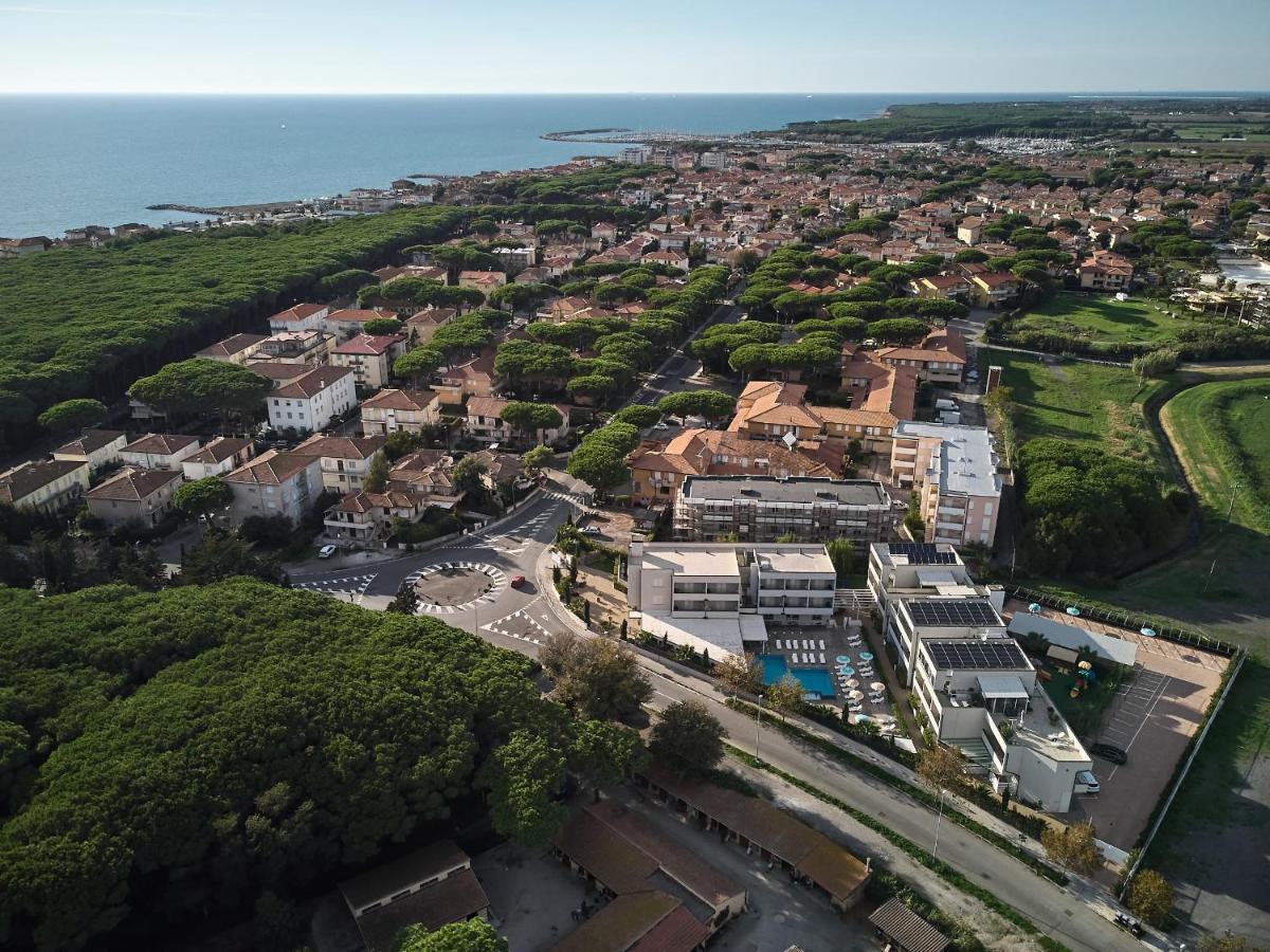 Golden Apartments Marina di Cecina Bagian luar foto