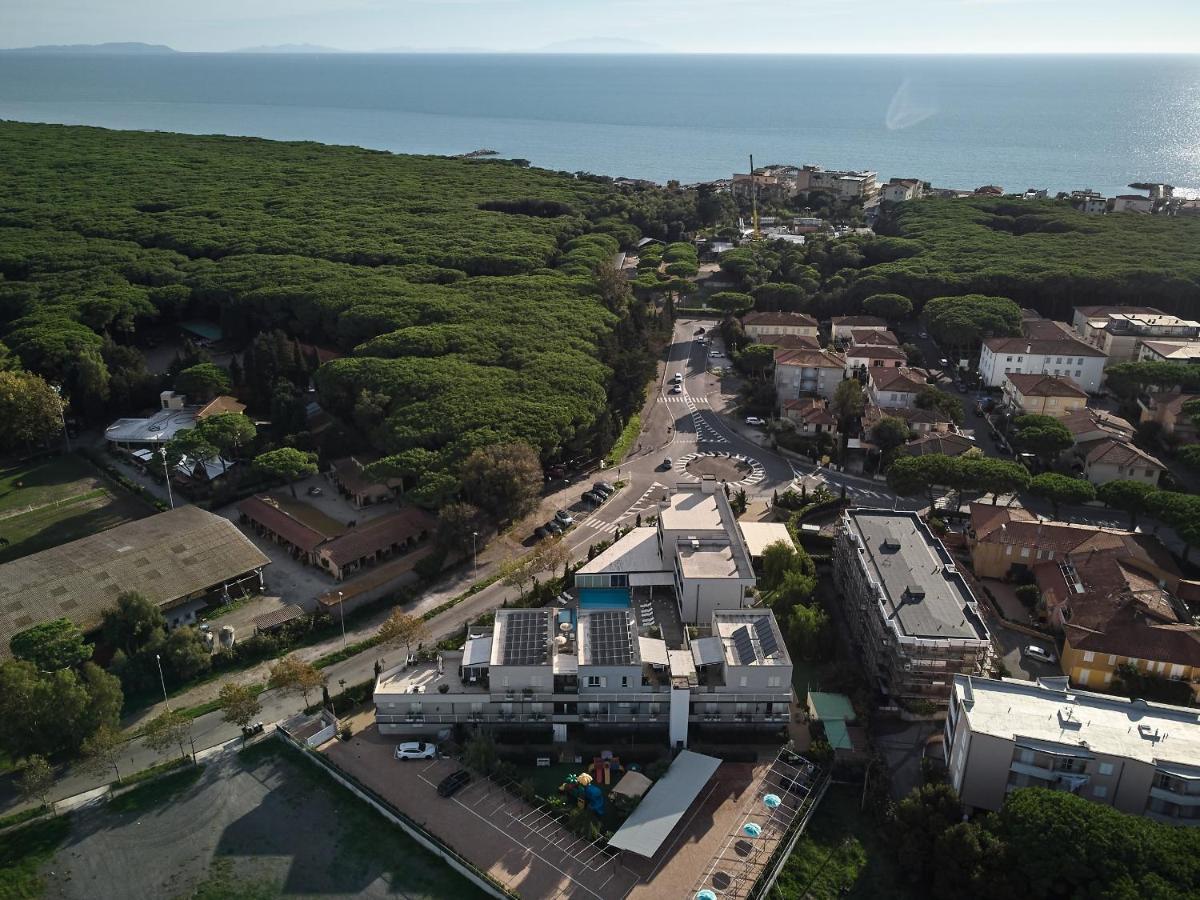 Golden Apartments Marina di Cecina Bagian luar foto